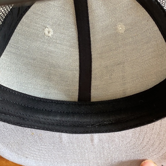 🏌️⛳️“Tin Lid Hat Co” Grey/black SnapBack trucker cap - Picture 6 of 8